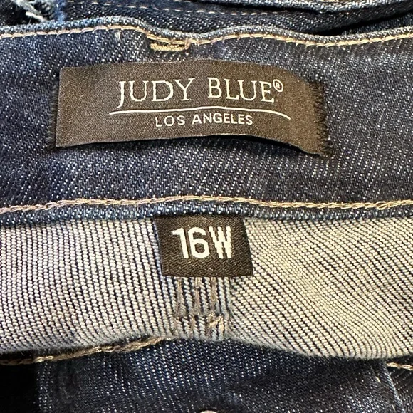 Judy Blue Ladies 16W Cropped Straight Raw edge Hems Jeans - Picture 3 of 8